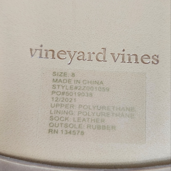 VINEYARD VINES Skinny Strap Patent Leather Flip Flops (8) - Picture 6 of 6